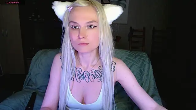 Snapshot of mischellemeow13 chatting on May 9, 2026, 11:08 pm mischellemeow13 online show from May 9, 2026, 11:08 pm