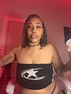 loveluna8 online show from November 6, 2025, 11:47 am