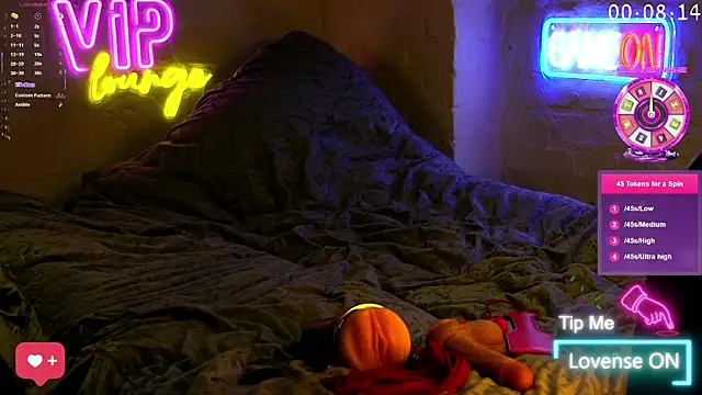 Snapshot of coupleofficial chatting on March 14, 2025, 10:05 pm coupleofficial online show from March 14, 2025, 10:05 pm