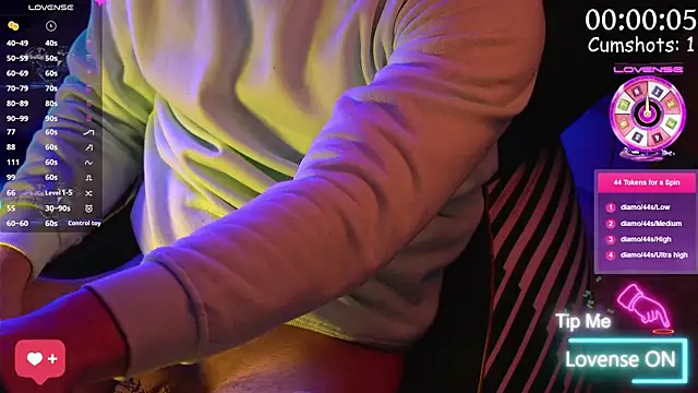 Snapshot of coupleofficial chatting on January 13, 2025, 9:52 pm coupleofficial online show from January 13, 2025, 9:52 pm