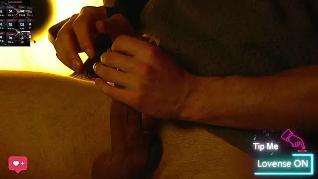 coupleofficial online show from April 9, 2026, 9:32 pm