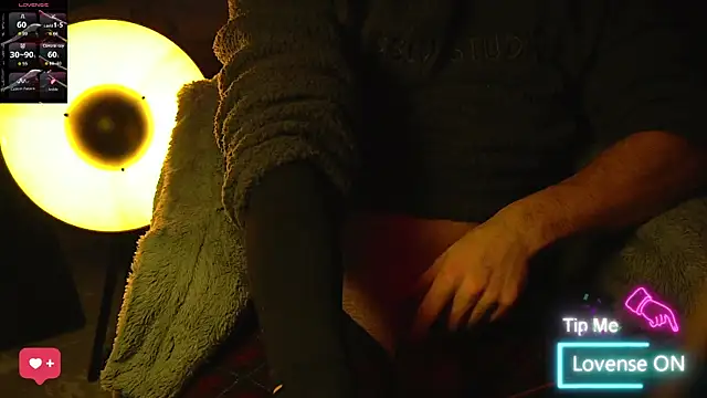 Snapshot of coupleofficial chatting on February 8, 2026, 10:18 pm coupleofficial online show from February 8, 2026, 10:18 pm