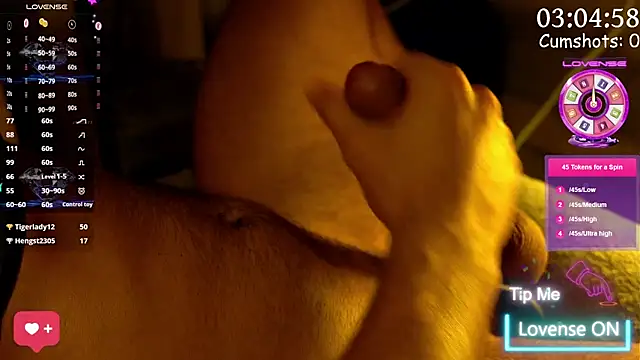 Snapshot of coupleofficial chatting on February 2, 2025, 12:40 am coupleofficial online show from February 2, 2025, 12:40 am