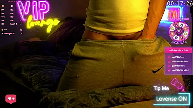 Snapshot of coupleofficial chatting on March 11, 2025, 12:11 am coupleofficial online show from March 11, 2025, 12:11 am