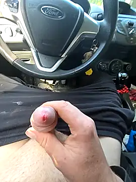 Titanhoott online show from September 29, 2025, 9:49 am