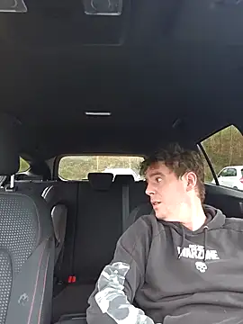 Titanhoott online show from January 8, 2025, 9:32 am