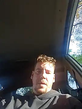 Titanhoott online show from November 4, 2025, 10:08 am