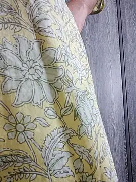 Snapshot of cutiecatty21 chatting on October 27, 2025, 8:37 am cutiecatty21 online show from October 27, 2025, 8:37 am