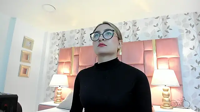 AmbarSantany online show from January 8, 2026, 11:44 pm