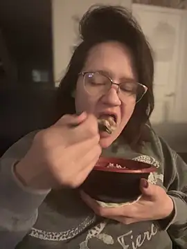 Kinkbitch25 online show from February 28, 2025, 3:26 am