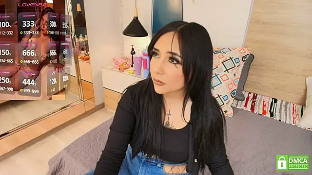 Megansttein  online show from October 21, 2025, 7:13 pm