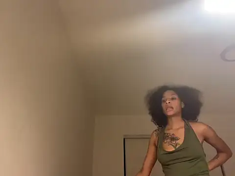 shandiloveslemonss online show from October 17, 2025, 7:11 am