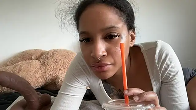 shandiloveslemonss online show from September 22, 2025, 3:18 pm