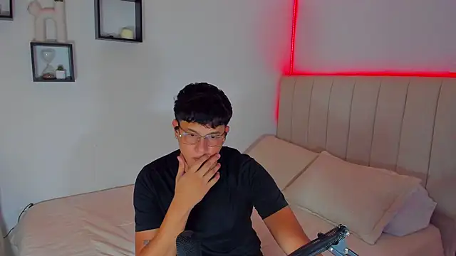 Snapshot of kittyandrick chatting on April 5, 2026, 9:49 am kittyandrick online show from April 5, 2026, 9:49 am