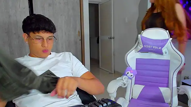 Snapshot of kittyandrick chatting on April 9, 2026, 9:37 am kittyandrick online show from April 9, 2026, 9:37 am