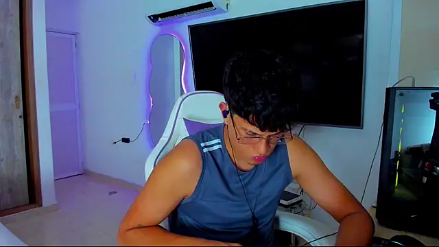 Snapshot of kittyandrick chatting on November 14, 2025, 12:03 am kittyandrick online show from November 14, 2025, 12:03 am