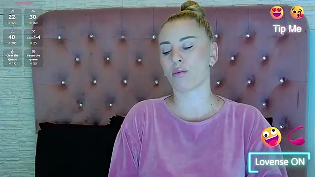 Snapshot of KikiSweet08 chatting on November 20, 2025, 5:19 am KikiSweet08 online show from November 20, 2025, 5:19 am