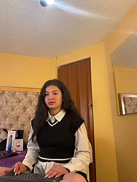 lilimini032 online show from November 26, 2025, 7:58 pm