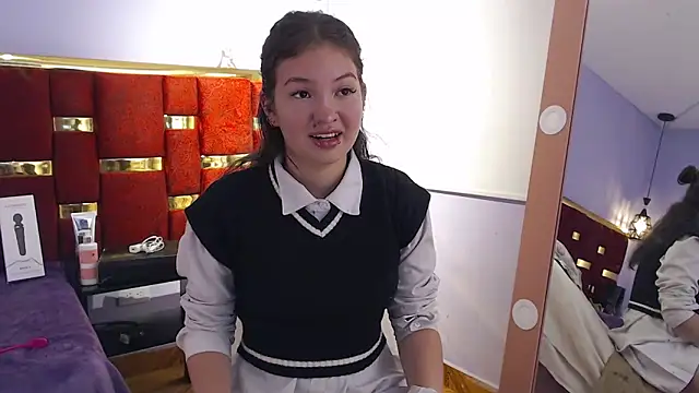 lilimini032 online show from December 17, 2025, 8:36 pm