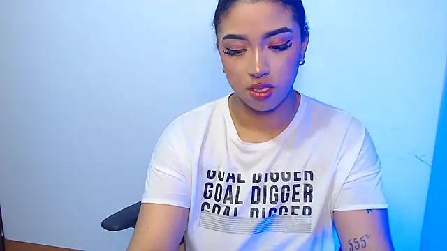 Snapshot of barbara_falcons chatting on November 27, 2025, 6:30 pm barbara falcons online show from November 27, 2025, 6:30 pm