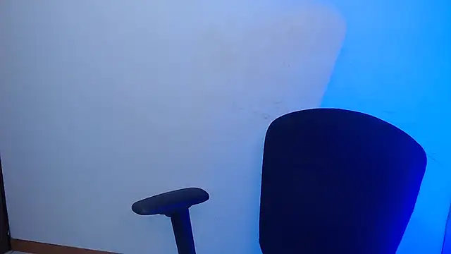 Snapshot of barbara_falcons chatting on December 2, 2025, 7:32 am barbara falcons online show from December 2, 2025, 7:32 am