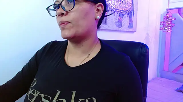 Snapshot of violletha chatting on May 8, 2026, 12:31 pm violletha online show from May 8, 2026, 12:31 pm