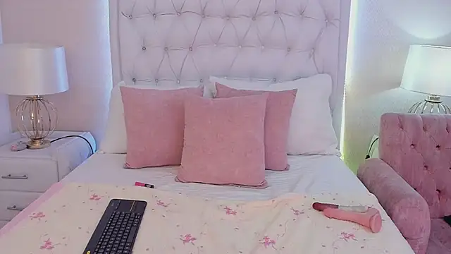 Snapshot of AntonellaScotth chatting on February 23, 2025, 5:50 pm AntonellaScotth online show from February 23, 2025, 5:50 pm