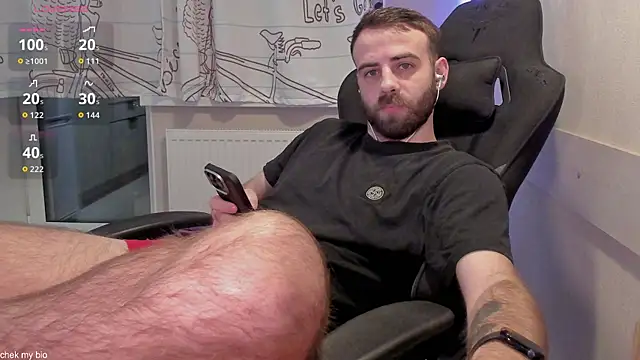 Snapshot of OtisRam chatting on November 7, 2025, 11:52 pm OtisRam online show from November 7, 2025, 11:52 pm