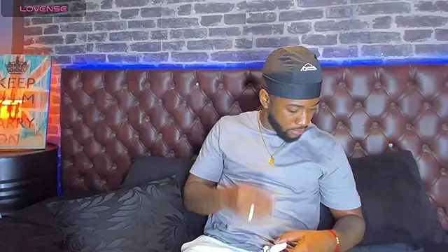 Snapshot of Drake_Nassir4 chatting on November 29, 2025, 3:56 pm Drake Nassir4 online show from November 29, 2025, 3:56 pm