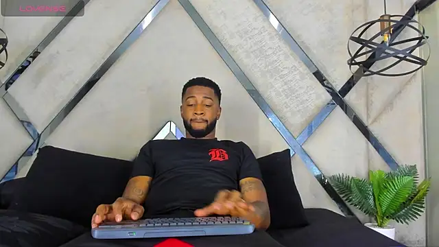 Snapshot of Drake_Nassir4 chatting on October 16, 2025, 5:54 pm Drake Nassir4 online show from October 16, 2025, 5:54 pm