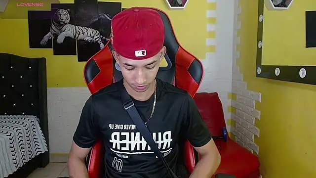 jose sexycumm online show from October 22, 2025, 7:35 pm