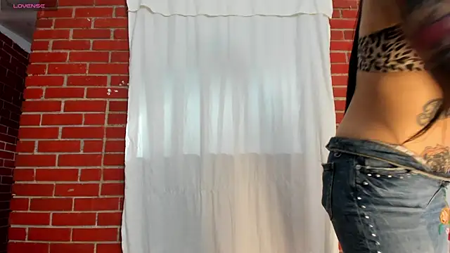 Snapshot of Kimandyuk chatting on November 5, 2025, 9:29 pm Kimandyuk online show from November 5, 2025, 9:29 pm