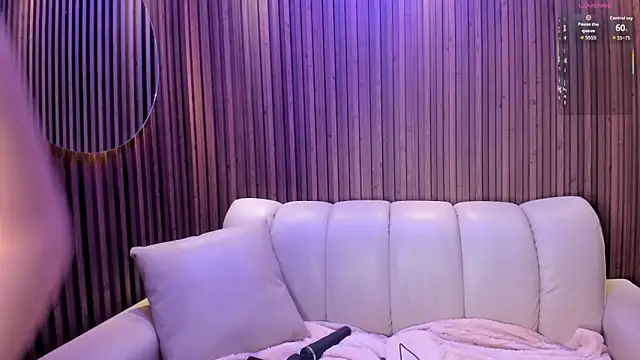 Lucy Smith2 online show from January 5, 2026, 7:06 pm