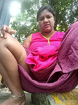 Snapshot of pujavinod chatting on October 10, 2025, 5:52 am pujavinod online show from October 10, 2025, 5:52 am
