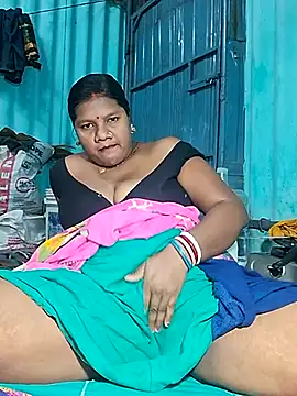 Snapshot of pujavinod chatting on February 8, 2025, 5:39 pm pujavinod online show from February 8, 2025, 5:39 pm