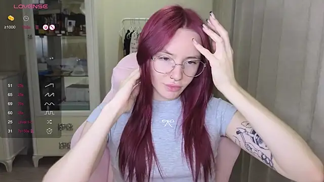 Snapshot of littlevildevil chatting on September 12, 2025, 11:54 am littlevildevil online show from September 12, 2025, 11:54 am