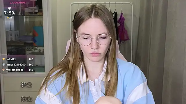 Snapshot of littlevildevil chatting on March 16, 2025, 2:55 pm littlevildevil online show from March 16, 2025, 2:55 pm