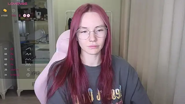 Snapshot of littlevildevil chatting on September 17, 2025, 11:12 am littlevildevil online show from September 17, 2025, 11:12 am