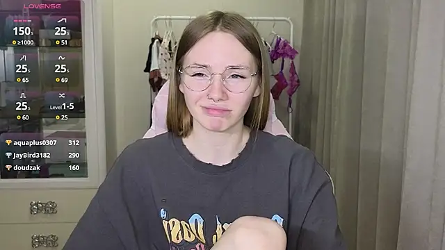 Snapshot of littlevildevil chatting on March 3, 2025, 3:11 pm littlevildevil online show from March 3, 2025, 3:11 pm