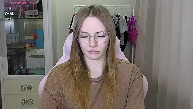 Snapshot of littlevildevil chatting on March 5, 2025, 11:17 am littlevildevil online show from March 5, 2025, 11:17 am