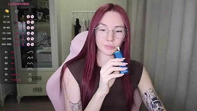 Snapshot of littlevildevil chatting on September 16, 2025, 11:11 am littlevildevil online show from September 16, 2025, 11:11 am