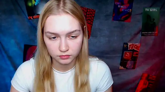 MademoiselleCl online show from November 6, 2025, 1:37 pm