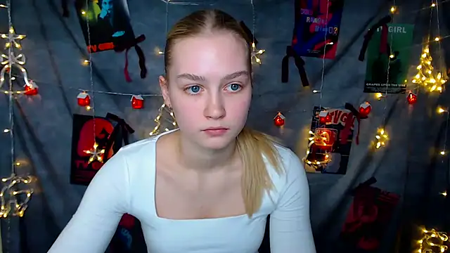 MademoiselleCl online show from December 5, 2025, 1:10 pm