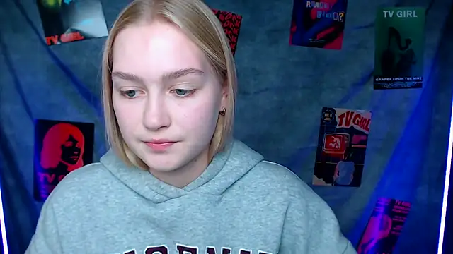 MademoiselleCl online show from October 24, 2025, 1:32 pm