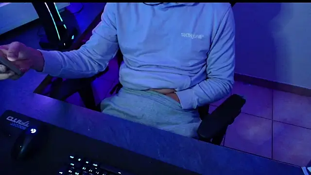 Snapshot of Vlad230323 chatting on December 4, 2024, 4:10 pm Vlad230323 online show from December 4, 2024, 4:10 pm