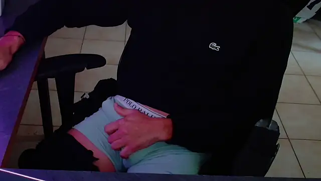 Snapshot of Vlad230323 chatting on November 18, 2025, 2:53 pm Vlad230323 online show from November 18, 2025, 2:53 pm