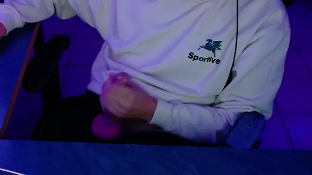 Snapshot of Vlad230323 chatting on November 23, 2025, 9:47 pm Vlad230323 online show from November 23, 2025, 9:47 pm