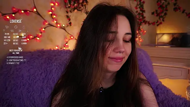 GillianDowdey online show from December 14, 2025, 1:45 am