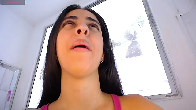 anna alvarez online show from November 26, 2025, 1:33 pm