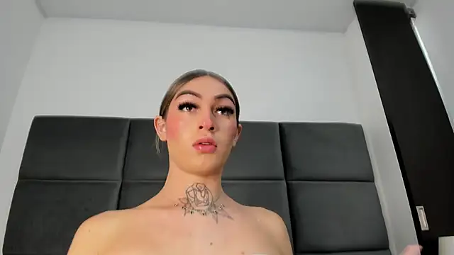 Snapshot of Lizz_Luna chatting on September 11, 2025, 2:28 pm Lizz Luna online show from September 11, 2025, 2:28 pm